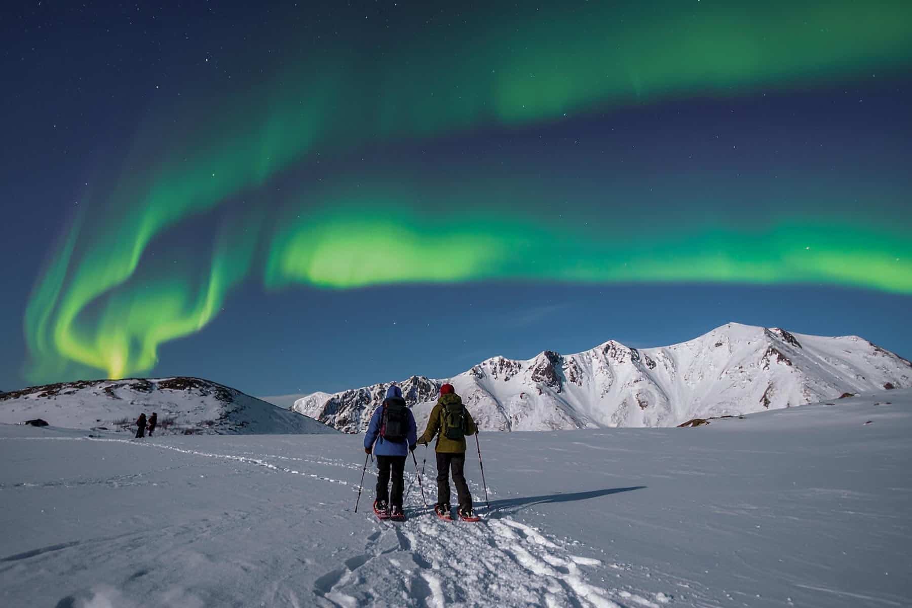 Chasing Northern Lights by snowshoes - kirkenes tours