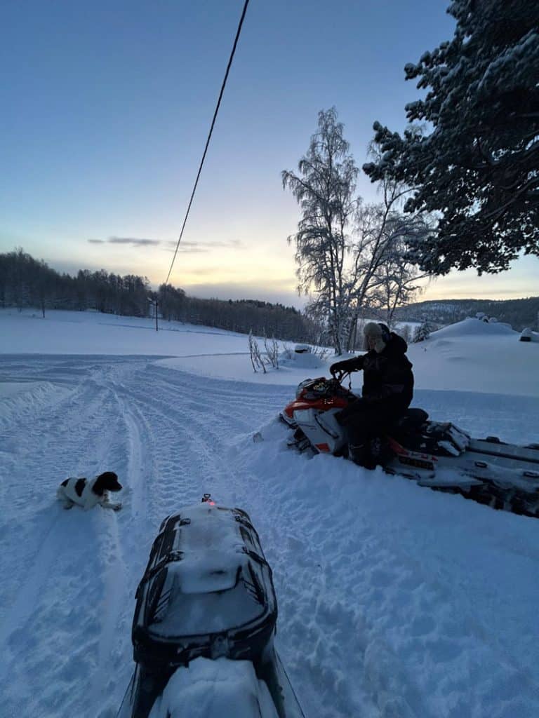 Namdalen snowmobile adventure - kirkenes tours